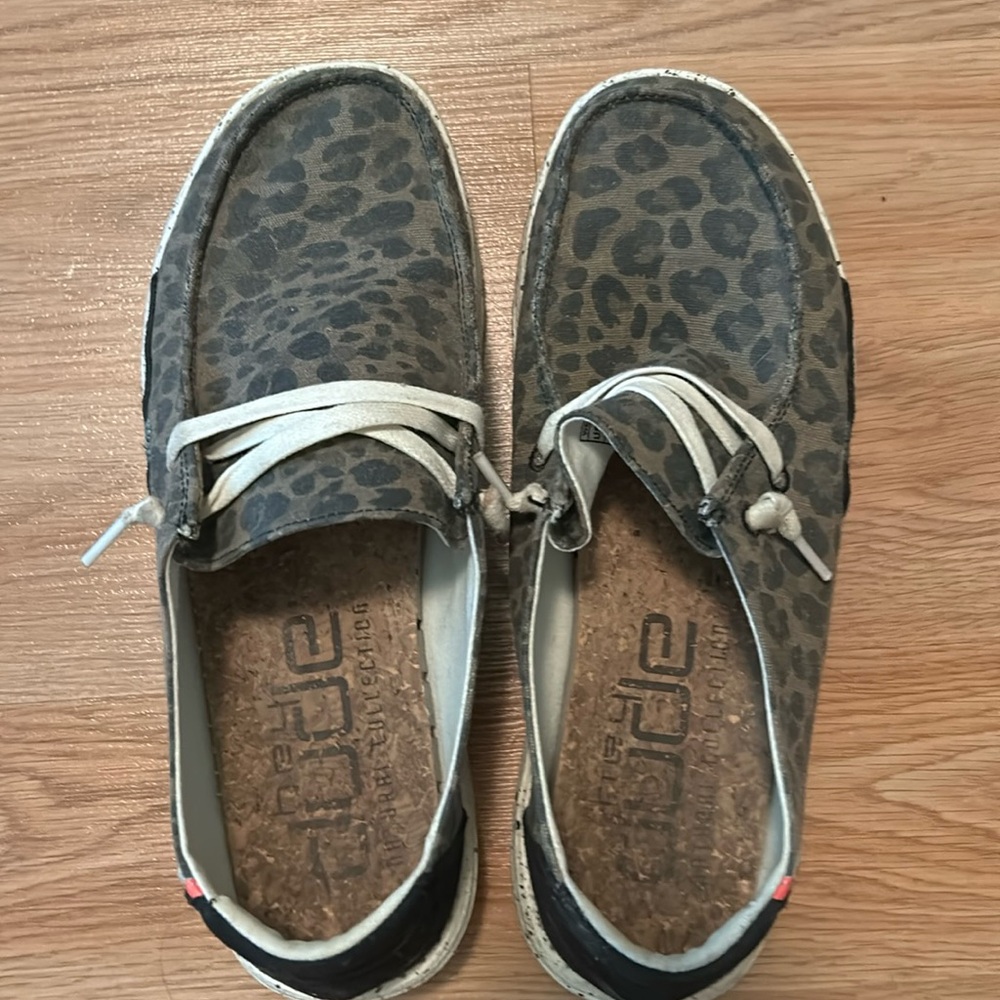 Leopard Hey Dude’s